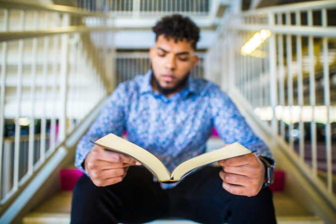 Czy naprawdę potrzebujemy „rozwoju osobistego”, żeby być szczęśliwi? | Rozwój osobisty | Bizzymc.pl